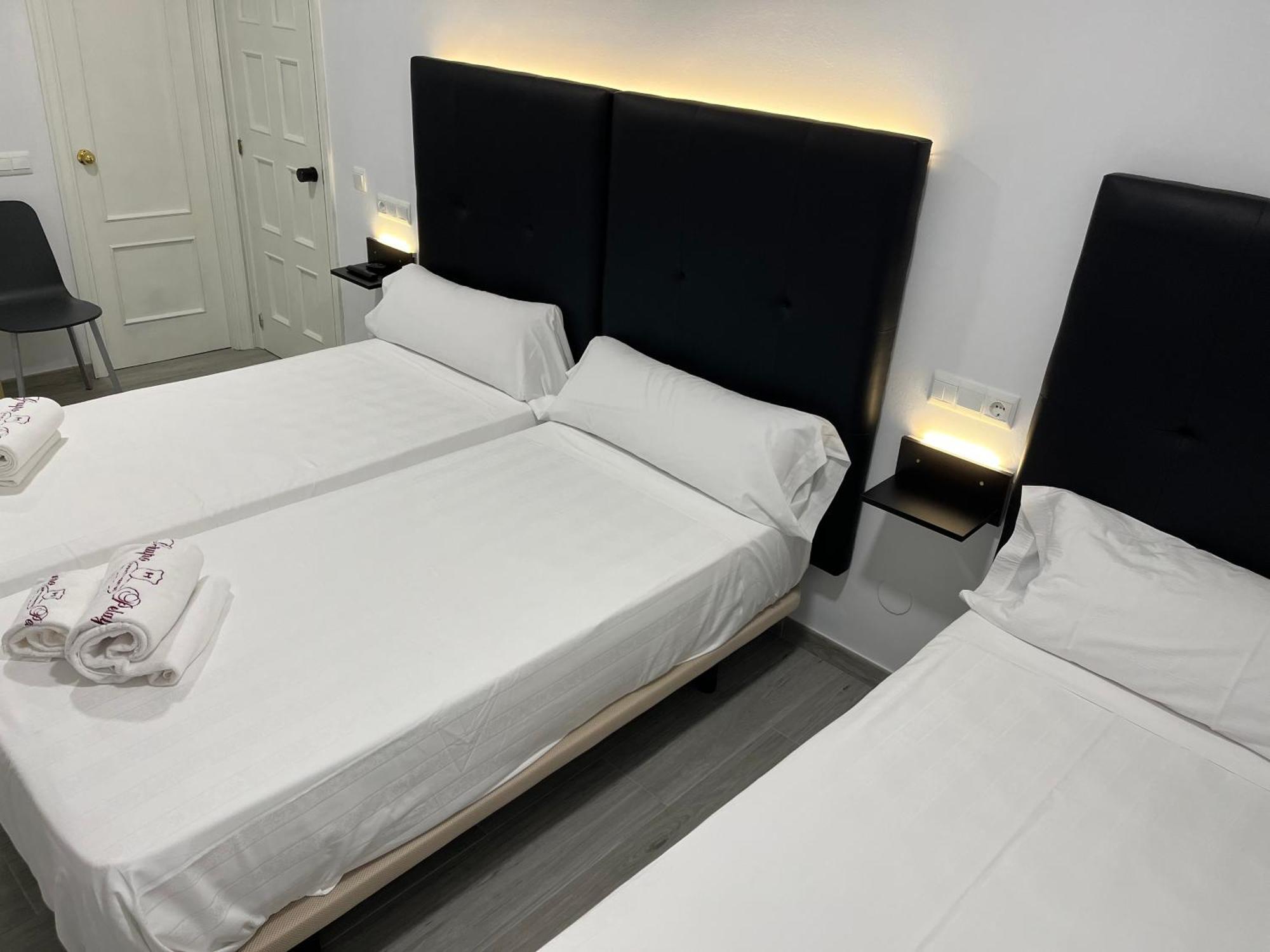 H Pelayo Auto Check-In Rooms Noja Exteriör bild