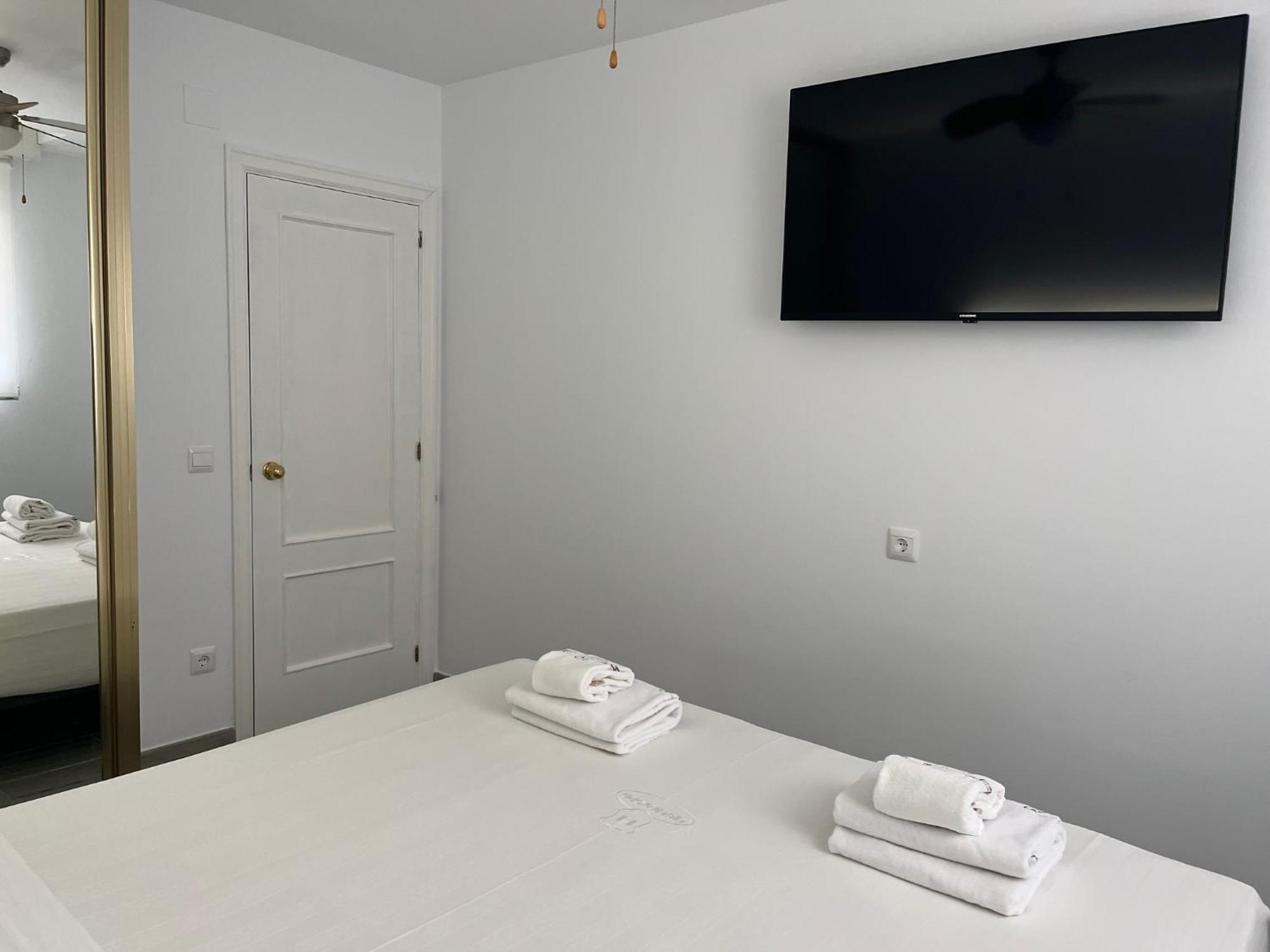 H Pelayo Auto Check-In Rooms Noja Exteriör bild