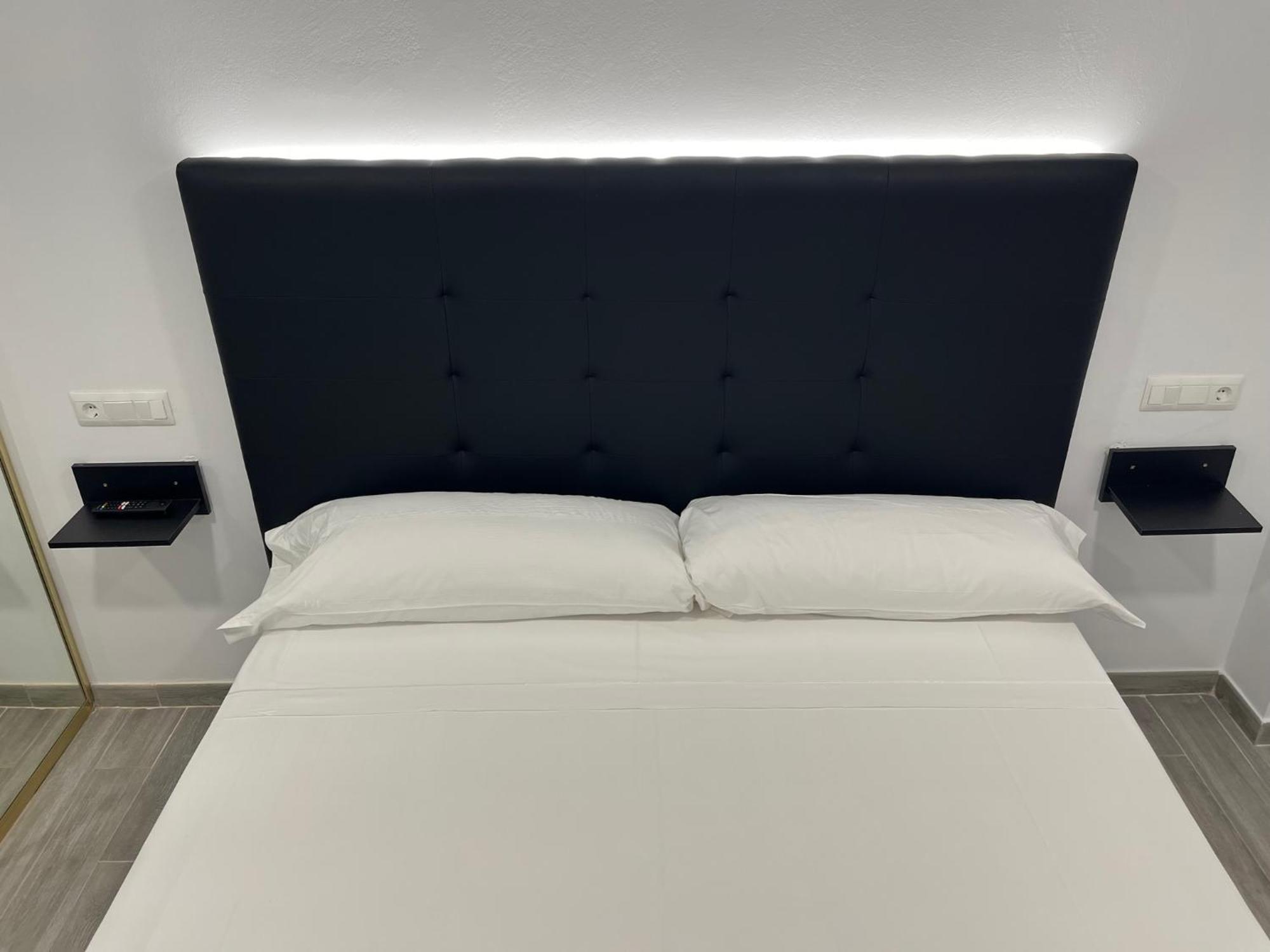 H Pelayo Auto Check-In Rooms Noja Exteriör bild