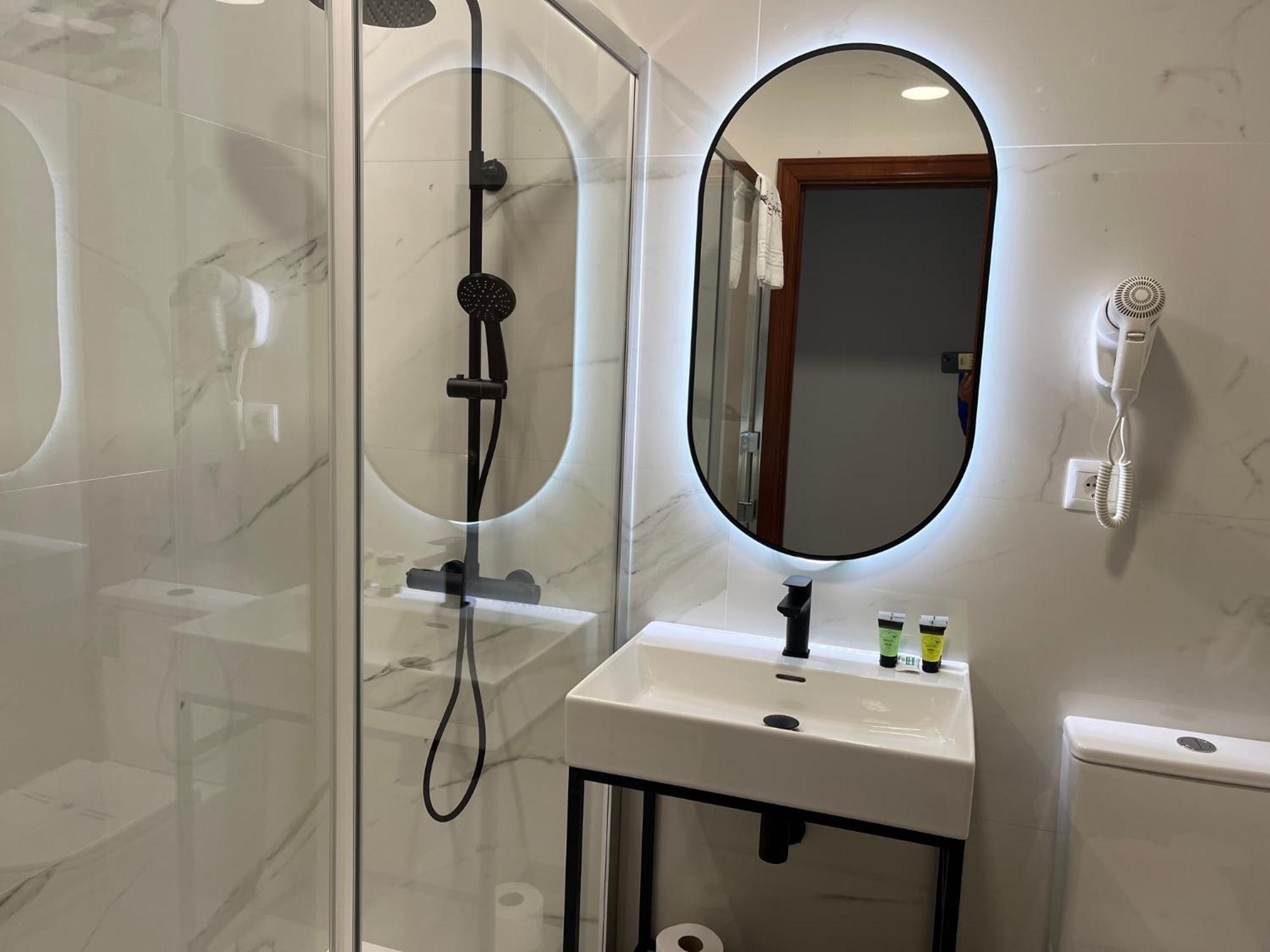 H Pelayo Auto Check-In Rooms Noja Exteriör bild
