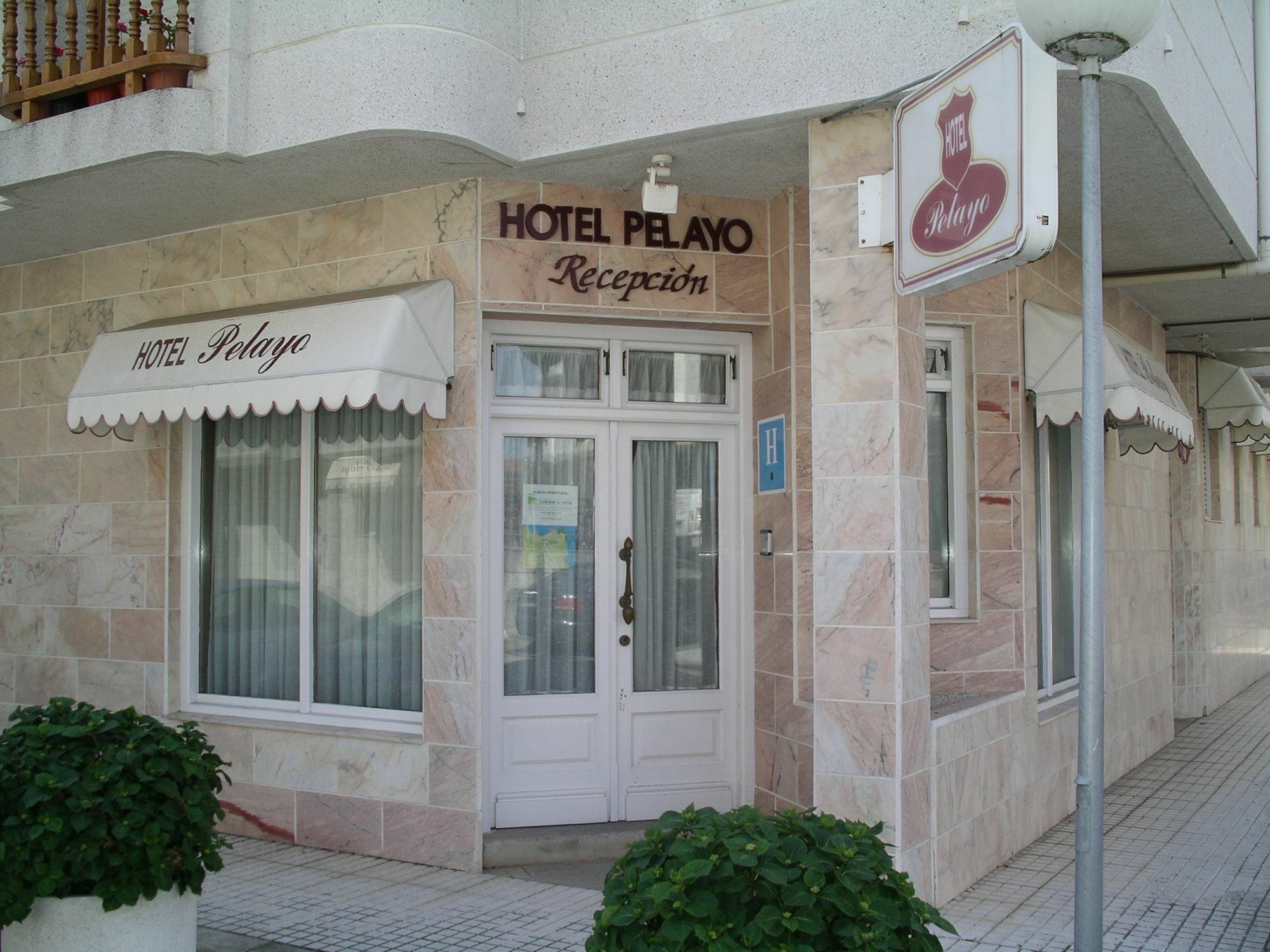 H Pelayo Auto Check-In Rooms Noja Exteriör bild